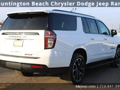 Used 2024 Chevrolet Suburban RST w/ Luxury Package image 5