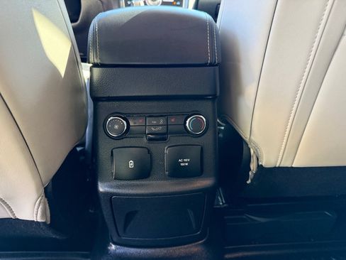 Used 2018 Ford Explorer Platinum AWD/4WD image 23