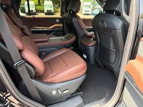 New 2027 Lincoln Navigator Reserve AWD/4WD image 15