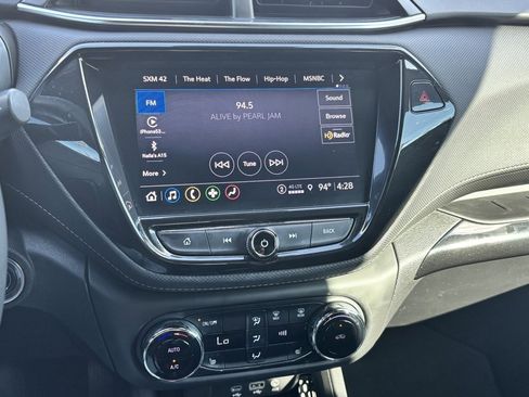 Used 2022 Chevrolet TrailBlazer ACTIV w/ Technology Package image 10