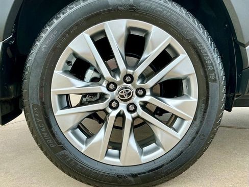 Used 2025 Toyota RAV4 XLE Premium w/ Weather Package FWD image 13