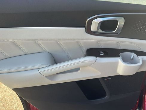 Used 2021 Kia Sorento SX image 16