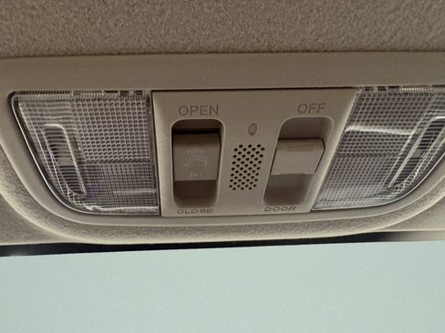 Used 2017 Honda Fit EX image 27