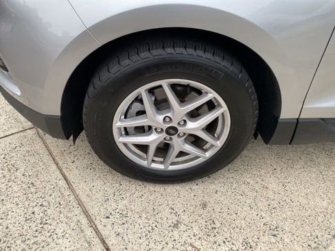 Used 2024 Ford Edge SEL image 16