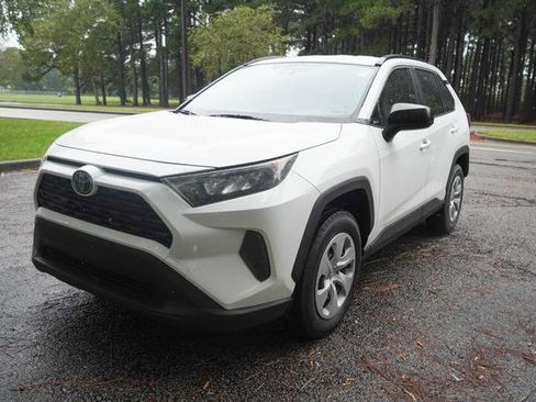 Used 2019 Toyota RAV4 LE image 7