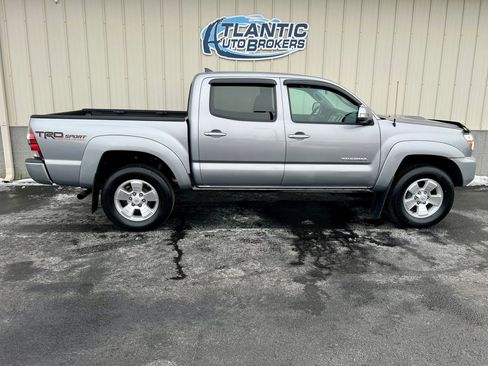 Used 2015 Toyota Tacoma 4x4 Double Cab w/ TRD Sport Package image 3