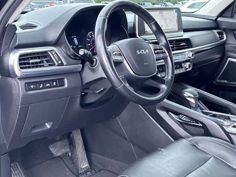 Used 2022 Kia Telluride LX AWD/4WD image 2