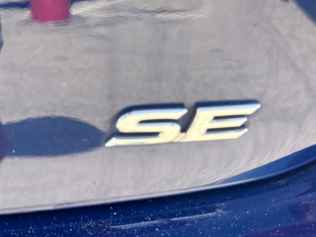 Used 2025 Toyota Camry SE FWD image 6
