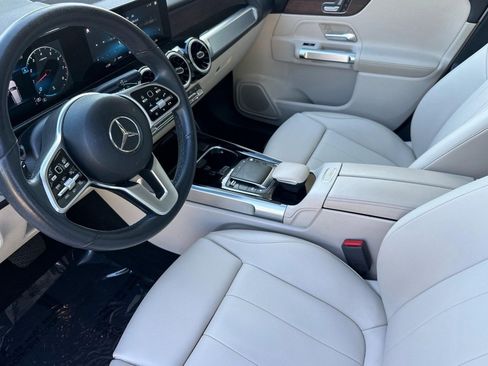 Used 2022 Mercedes-Benz GLB 250 4MATIC image 4