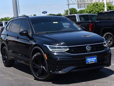 Used 2024 Volkswagen Tiguan SE R-Line AWD/4WD image 2
