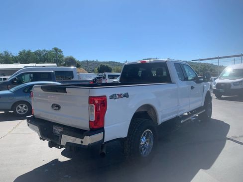 Used 2018 Ford F250 XLT w/ XLT Value Package image 5