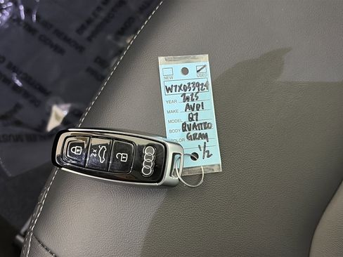 Certified 2025 Audi Q7 2.0T Premium w/ Convenience Plus Package image 31