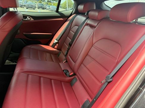 Used 2018 Kia Stinger GT2 image 7