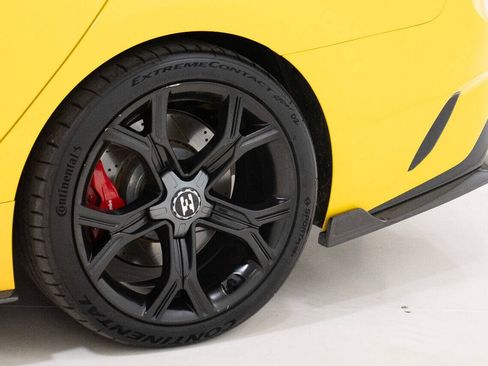 Used 2018 Kia Stinger GT2 AWD/4WD image 32