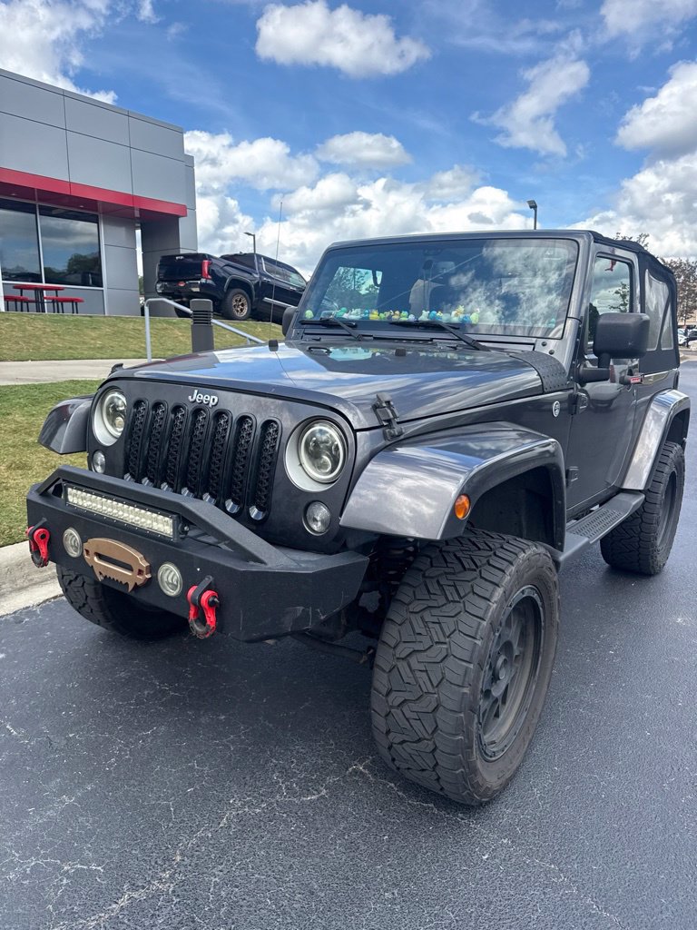 Used 2017 Jeep Wrangler Sahara w/ Connectivity Group AWD/4WD image 1