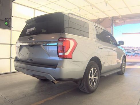 Used 2020 Ford Expedition XLT image 2