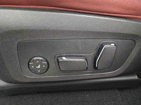 Certified 2025 BMW X4 xDrive30i w/ Premium Package image 13