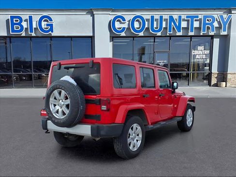 Used 2015 Jeep Wrangler Unlimited Sahara w/ Connectivity Group image 5