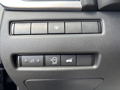 Used 2024 Nissan Rogue SV AWD/4WD image 25