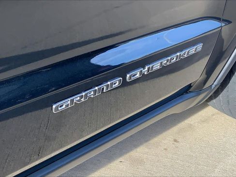 Used 2020 Jeep Grand Cherokee Limited image 10