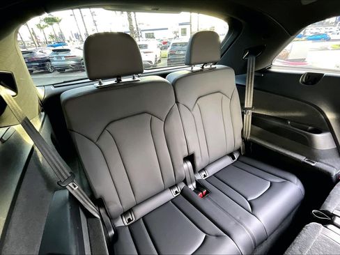 Used 2021 Audi Q7 3.0T Prestige w/ Prestige Package image 28