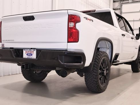 Used 2025 Chevrolet Silverado 2500 Custom w/ Custom Value Package AWD/4WD image 9