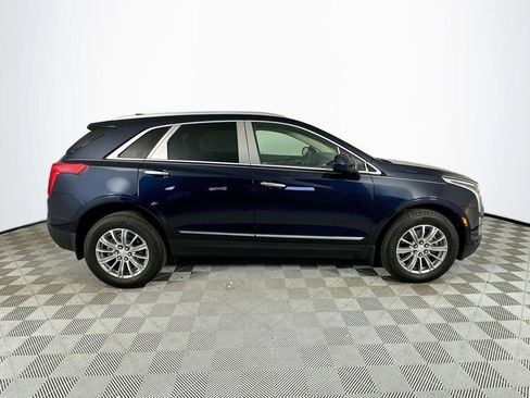 Used 2017 Cadillac XT5 Luxury w/ Driver Awareness Package FWD image 8