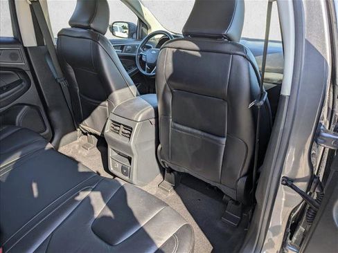 Used 2022 Ford Edge Titanium AWD/4WD image 28