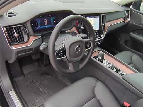 New 2026 Volvo V60 B5 Cross Country Plus w/ Protection Package Premier AWD/4WD image 9