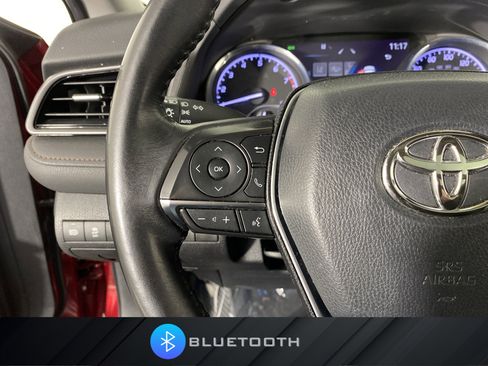 Used 2019 Toyota Camry XLE image 22