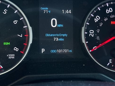 Used 2020 Toyota RAV4 XLE w/ Convenience Package FWD image 29