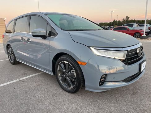 Certified 2023 Honda Odyssey Elite image 3