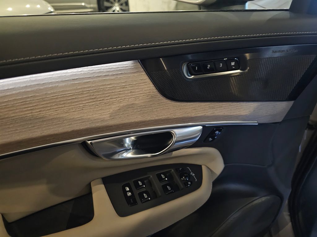 Certified 2026 Volvo XC90 B6 Plus w/ Protection Package Premier AWD/4WD image 19