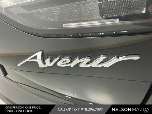 Used 2021 Buick Envision Avenir w/ Technology Package II FWD image 16