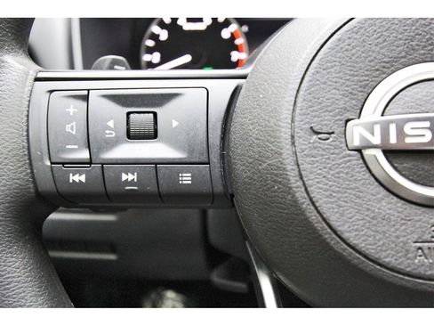 Used 2022 Nissan Rogue S image 13