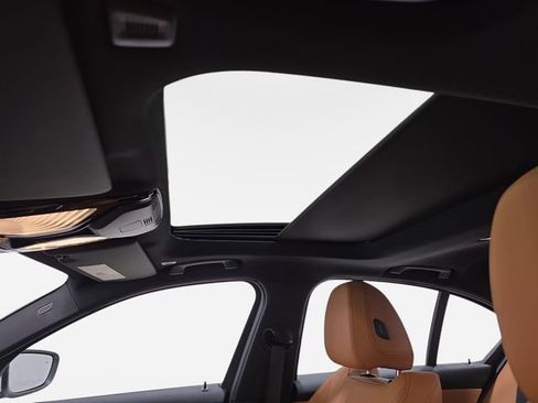 Certified 2025 BMW 330i xDrive 330i xDrive w/ Convenience Package image 25