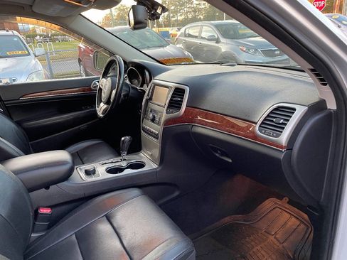 Used 2013 Jeep Grand Cherokee Limited w/ Advance Technology Group image 33