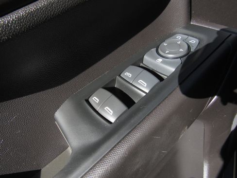 Used 2024 Chevrolet Silverado 1500 Custom Trail Boss w/ LPO, Dark Essentials Package image 21