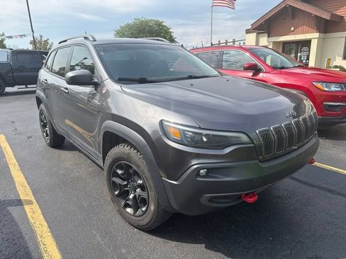 Used 2019 Jeep Cherokee Trailhawk w/ Cold Weather Group AWD/4WD image 5