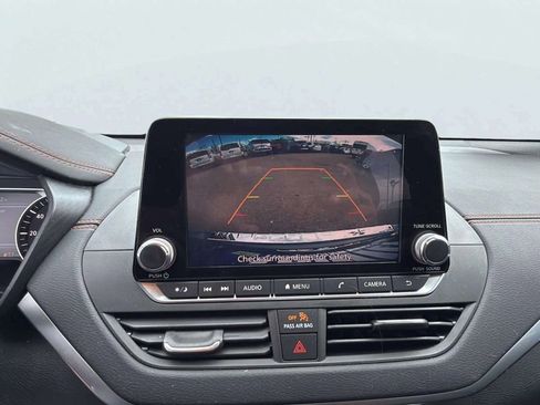 Used 2021 Nissan Altima 2.5 SR image 9