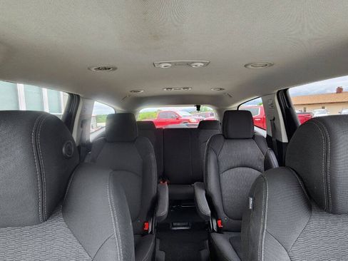 Used 2017 Chevrolet Traverse LT w/ Style and Technology Package FWD image 27