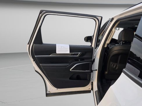 Used 2022 Kia Telluride SX w/ Nightfall Edition Package image 18