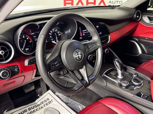 Used 2019 Alfa Romeo Giulia Ti AWD/4WD image 13