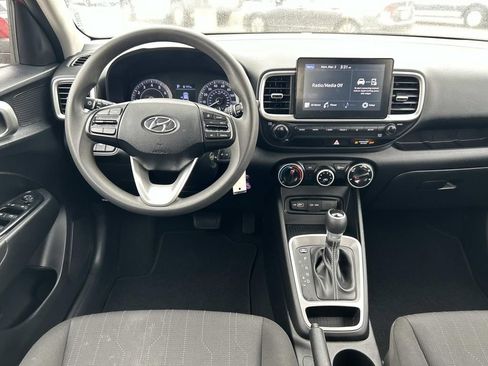 Used 2022 Hyundai Venue SE image 15