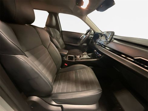 Used 2024 Mitsubishi Outlander SE image 25