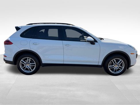 Used 2016 Porsche Cayenne AWD/4WD image 4