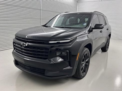 Used 2024 Chevrolet Traverse LT w/ Midnight/Sport Edition image 6