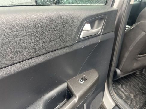 Used 2017 Kia Sportage LX image 15