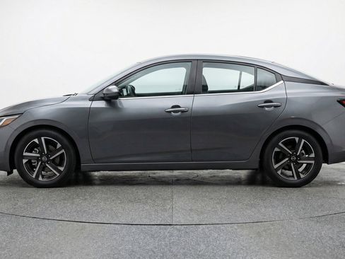 Used 2025 Nissan Sentra SV FWD image 5