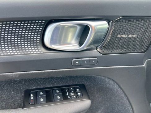 Used 2021 Volvo XC40 P8 Recharge w/ Advanced Package image 24